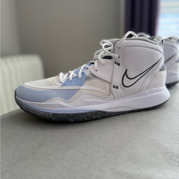 Nike Kyrie Infinity (Smoke and Mirrors) - Picture 2 of 10